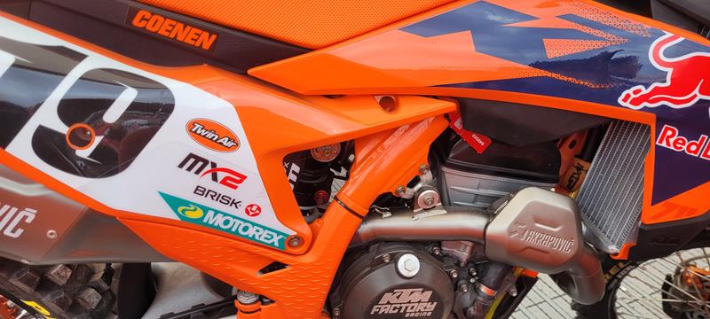 Dominancia techniky KTM v priamom prenose od OKR Moto